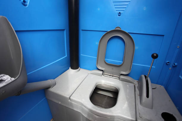 Best Portable restroom trailer rental  in Cambridge, MN